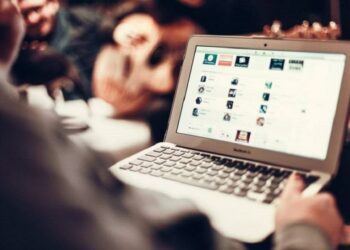 Investigating eLearning in the Context of Software Development