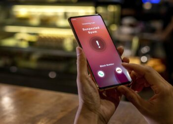 7 Scams Targeting Holiday Shoppers